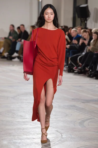 Look 44